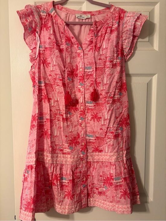 Vineyard Vines Dresses & Skirts - Vineyard Vines pink tropical print dress